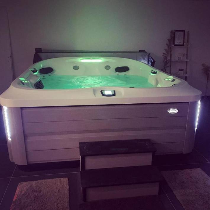 Location de vacances pour 12 personnes, avec balcon ainsi que piscine et jacuzzi à Champagnole - 4