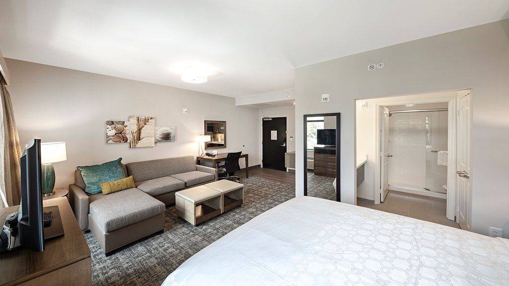 Entire studio, Staybridge Suites Naples in Lely Resort, Southwest Florida