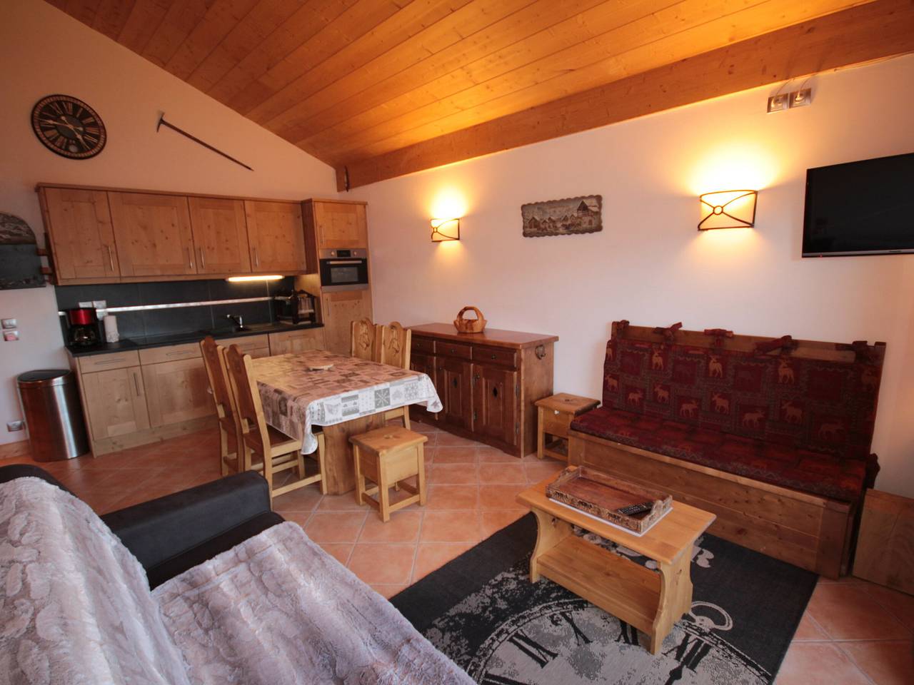 Appartement entier, Les Saisies-Bisanne 1500 : Appartement 3 pièces avec accès piscine, parking, animaux admis in Villard-sur-Doron, Région d'Albertville