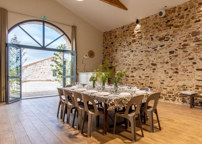 Location de vacances pour 21 personnes, avec jardin et vue à Nueil-les-Aubiers - 2