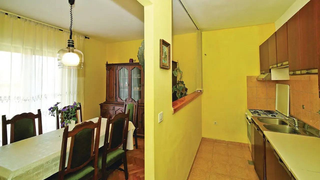 Ganze Ferienwohnung, Ferienwohnung für 6 Personen (80 m²) in Mastrinka in Gradska plaža (Trogir), Trogir