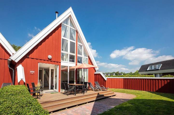 Ferienhaus für 6 Personen, mit Whirlpool und Garten sowie Sauna