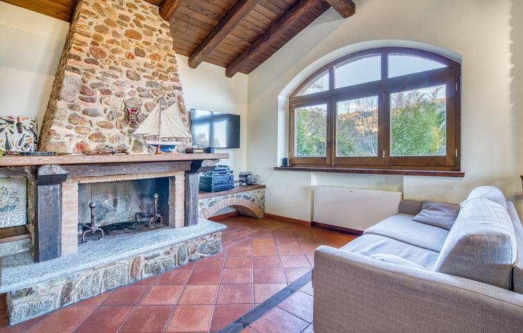 Appartamento vista mare con parcheggio, piscina e giardino in Montepaone, Provincia di Catanzaro