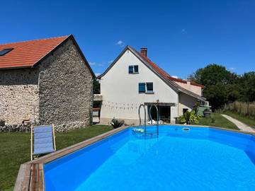 Chambre d’hôte pour 2 personnes, avec jardin et piscine dans Cierges