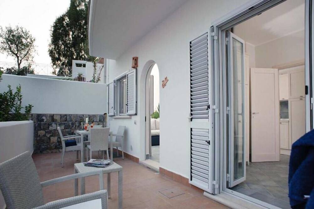 Apartamento entero, Porpora   Apartment with sea view located inside the Residence le Ruve Bianche with swimming pool and private beach in Vibonati, Cilento