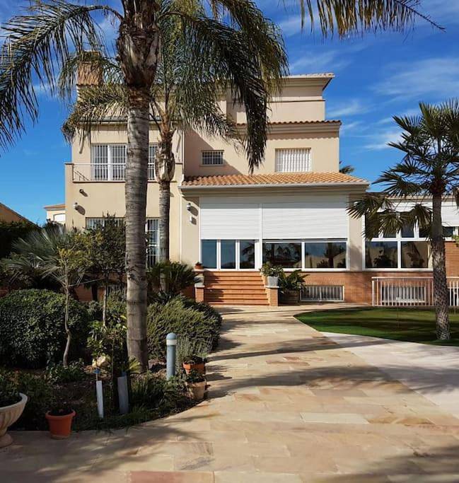 Chalet para 10 personas, con vistas y piscina para niños además de terraza y piscina, Se admiten mascotas en Murcia 