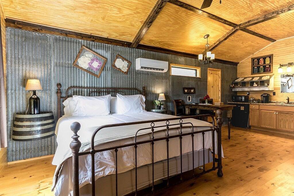 Cottage for 2 Guests in Texas Hill Country, Texas