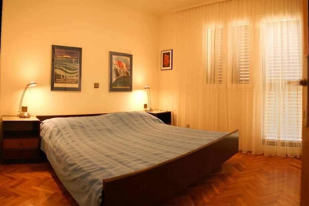 Entire apartment, Apartment in Hvar town with Balcony, Air condition, Wifi, Washing machine (221-2) in Hvar City, Hvar