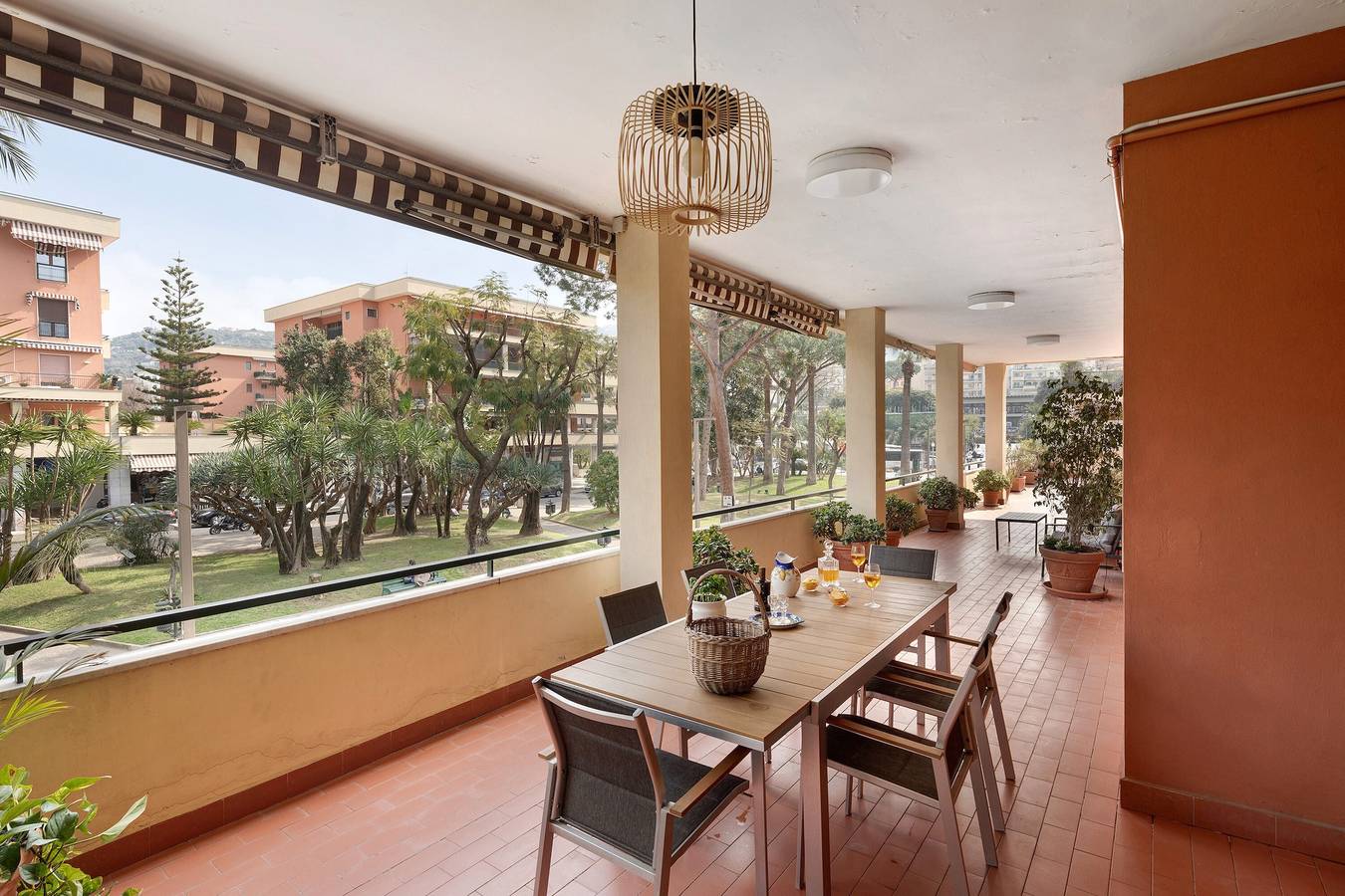 Ganze Wohnung, Apartment 'Grand Terrace Family Home' mit privater Terrasse, Wlan und Klimaanlage in Sorrent, Sorrento Coast