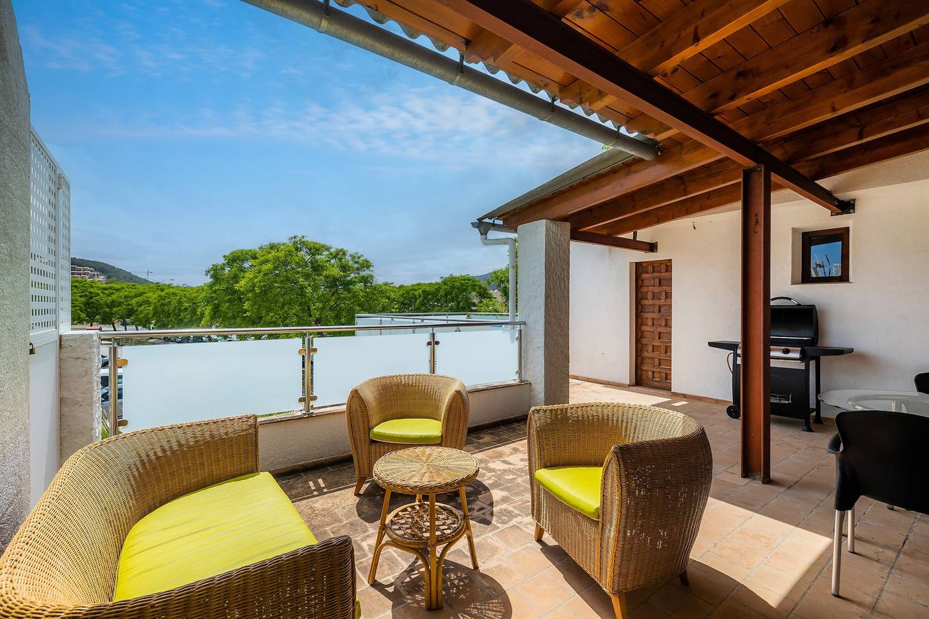 Apartamento inteiro, Apartamento 'Cala' com Vista de Montanha, Wi-Fi e Ar Condicionado in Port de Pollença, Pollença