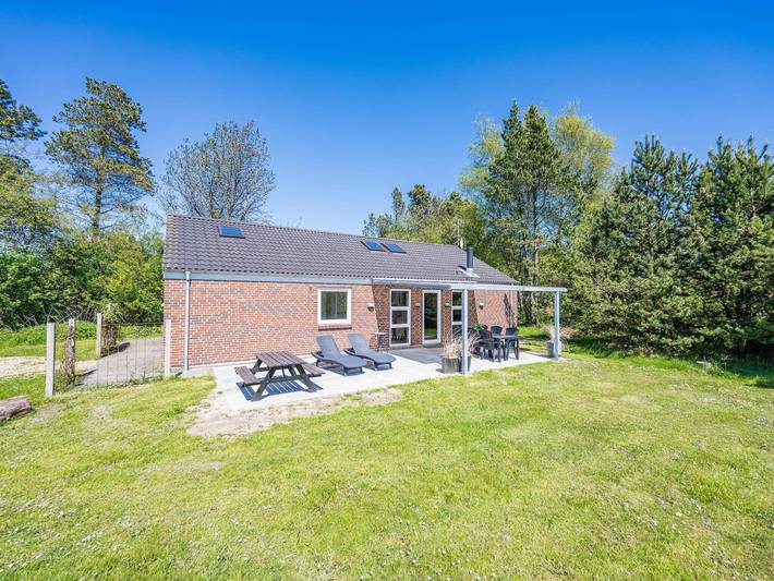 Feriehus for 8 personer, med terrasse, barnevennlig i Houstrup