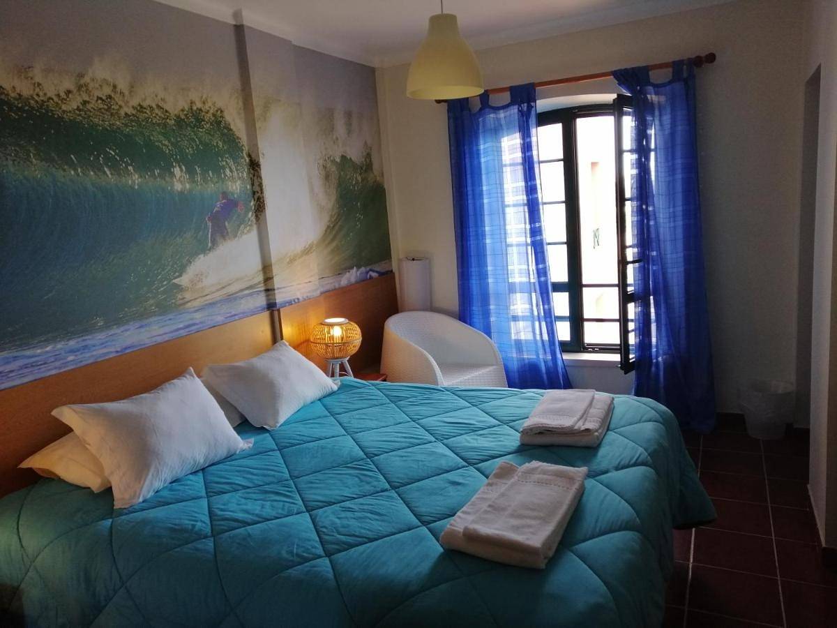 Supertubos Beach Hostel in Consolação, Peniche