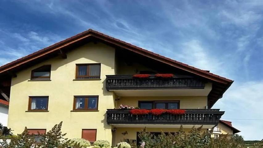 Ferienwohnung für 4 Personen, mit Balkon und Pool - 1