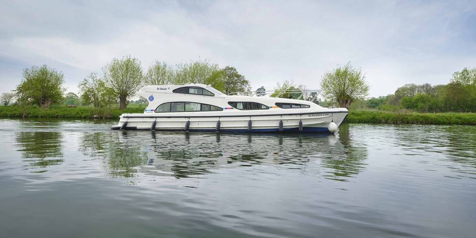 Bateau pour 6 personnes, avec Balcon/Terrasse et Terrasse à Decize