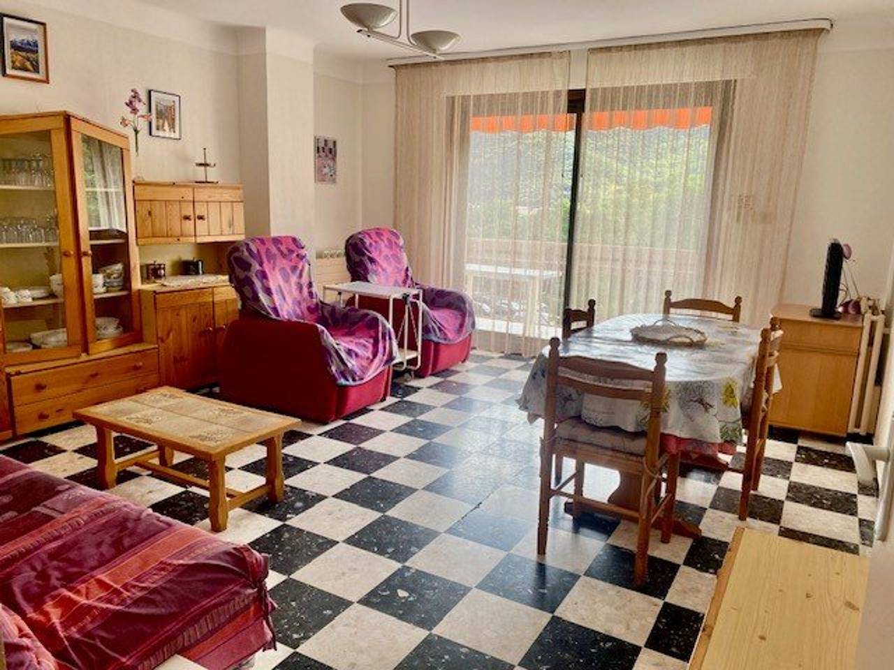 Ganze Wohnung, Gemütliche 68m² Wohnung mit Terrasse, 5 Schlafplätzen, Garage und Wlan in Amélie-les-Bains in Montbolo, Céret und Umgebung