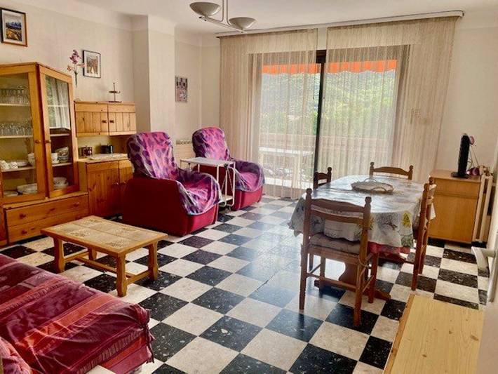 Gîte pour 5 personnes, avec Terrasse à Montbolo