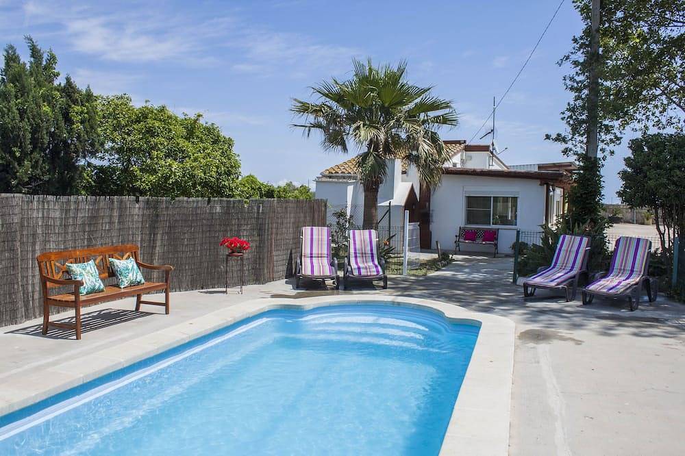 Villa con piscina, barbacoa, wifi gratis, playa a 3km in Tierras del Ebro, Delta del Ebro