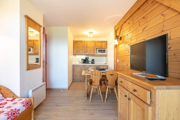 Gîte pour 4 personnes, avec piscine ainsi que sauna et balcon, animaux acceptés dans Office De Tourisme Du Corbier - 2