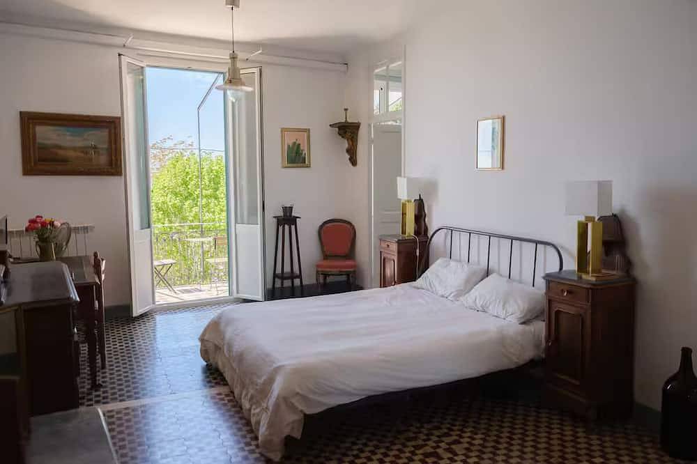Entire apartment, Large apartment with incredible sea views in Ventimiglia (City), Ventimiglia
