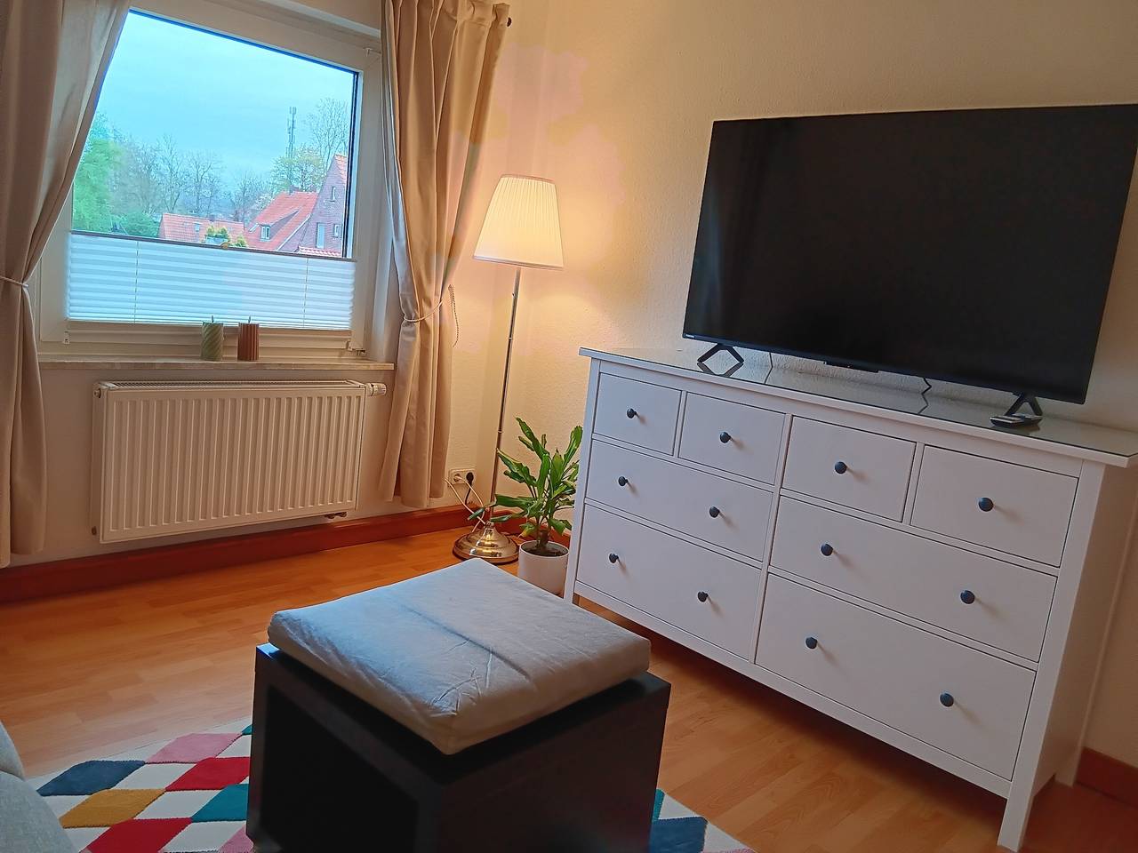 Ganze Wohnung, Apartment „Heringsmöwe“ mit gemeinsamer Terrasse, Garten und Wlan in Tossens, Butjadingen