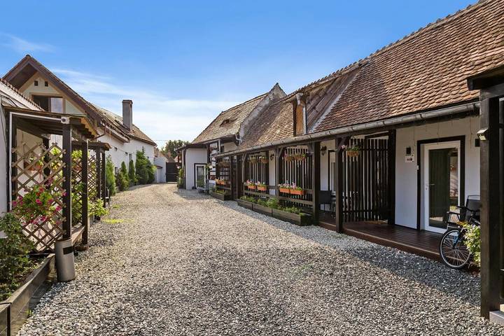 Maison d’hôte pour 2 personnes, avec jardin et piscine ainsi que vue et sauna à Sibiu
