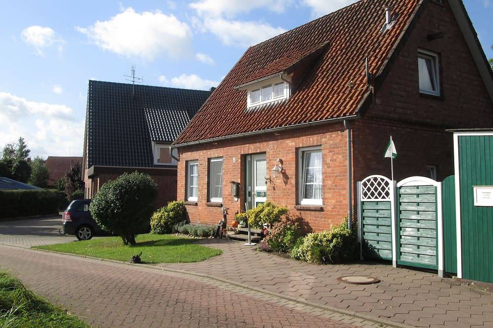 Gemütliches Ferienhaus in Nähe der Elbinsel Krautsand für bis zu fünf Personen. in Drochtersen, Cuxland