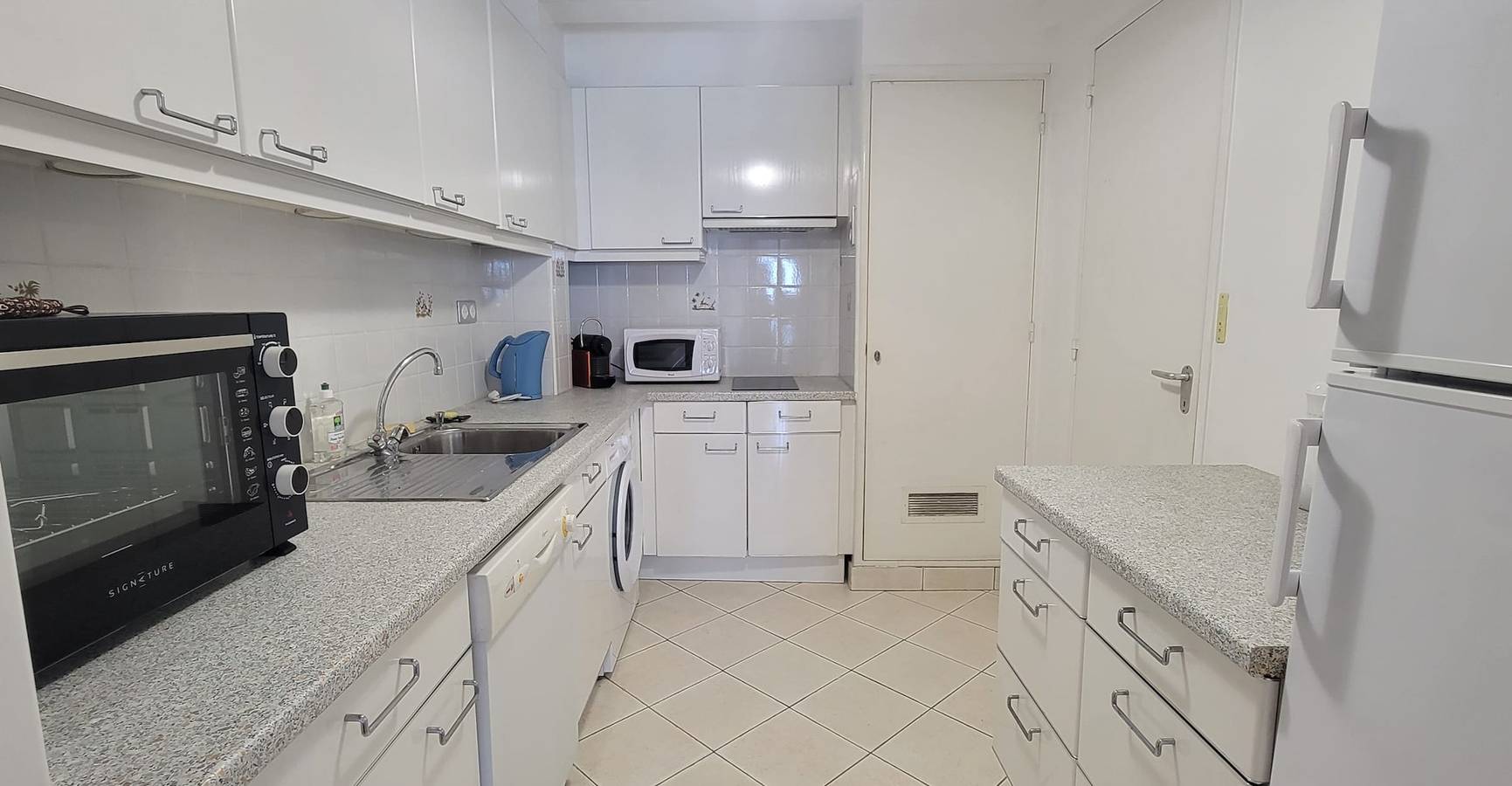 Appartement entier, Appartement avec terrasse au pied de la plage  in Saint-Raphaël, Massif de l'Esterel