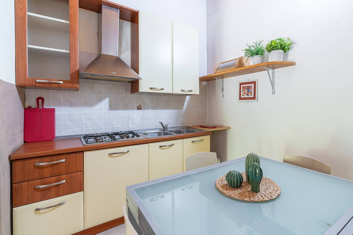 Appartement entier, Appartement « Pathos Retreat Rosmarino » avec piscine partagée, Wi-Fi et climatisation in Arenella, Syracuse