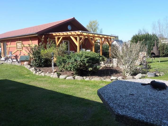 Ferienwohnung für 4 Personen, mit Terrasse und Garten in Krusenhagen