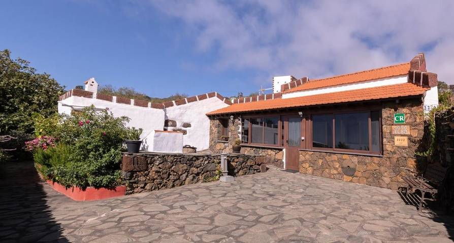 Casa rural para 4 personas, con Terraza además de Jardín y Vistas en Isora