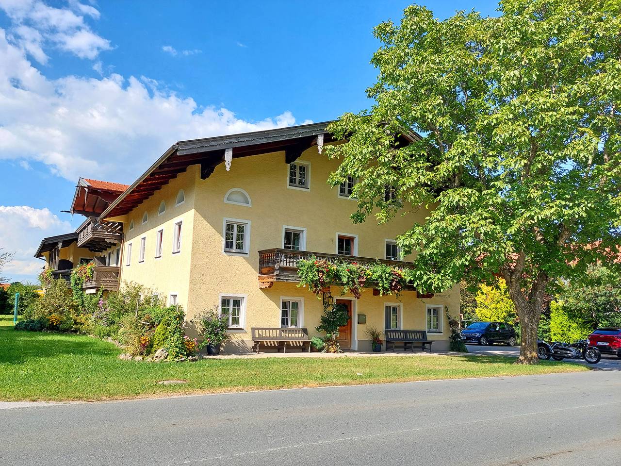 Bauernhof Landsamer - Doppelzimmer Nr.5 Dusche/Wc/Tv, Aufzug im Haus, ohne Frühstück in Aschau (Chiemgau), Aschau im Chiemgau