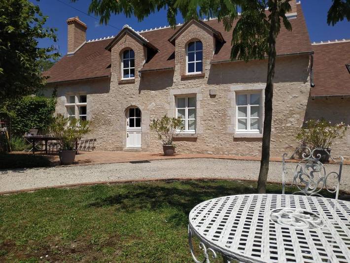 Location de vacances pour 3 personnes, avec vue et jardin à Vineuil - 2