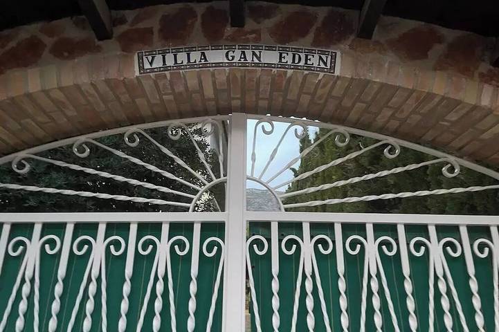 Villa Gan Eden a gem in a privileged environment in La Drova, Barx
