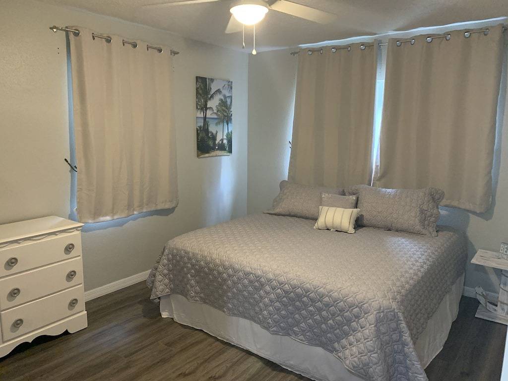 🛶🛥️Waterfront River Home Free Kyacks! Gulf Access, Floating Dock Pets Welcome🐩🐈 in New Port Richey, Pasco County