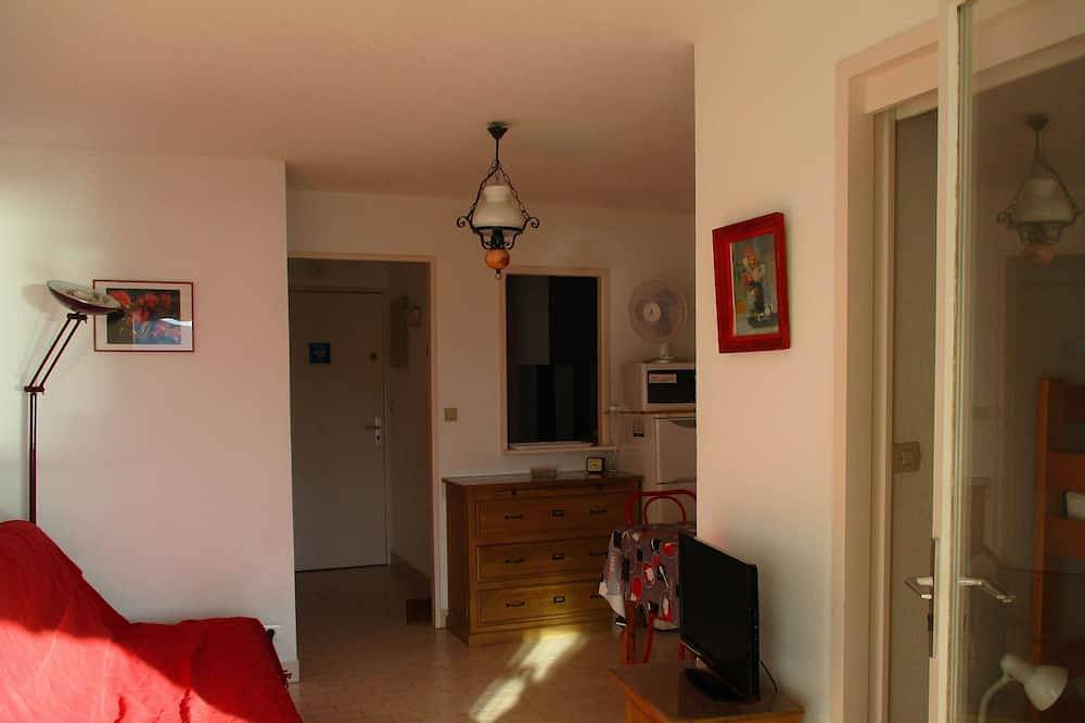 Studio cabine, vue mer à Agay, classé 2* pour 2 adultes + 2 enfants in Saint-Raphaël, Massif de l'Esterel