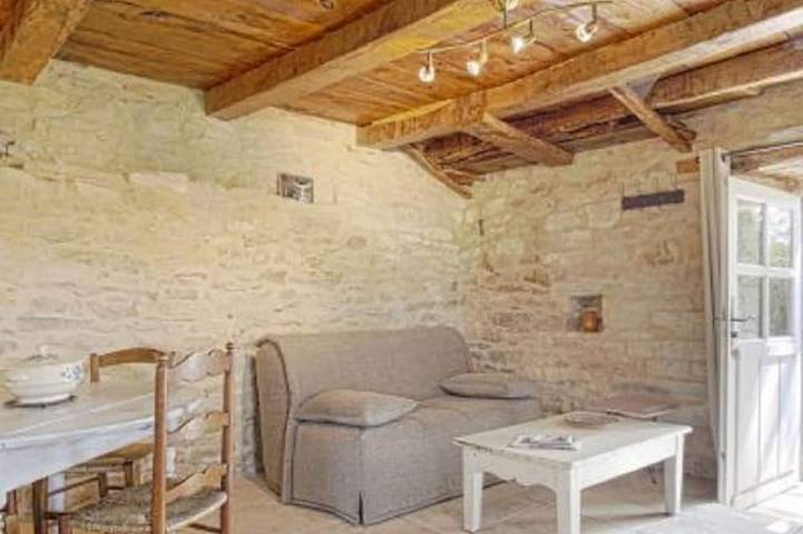 Location de vacances pour 4 personnes, avec piscine ainsi que jardin et jacuzzi à Castelnau-de-Mandailles - 3