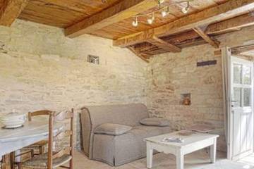Maison De Vacances pour 4 Personnes dans Castelnau-de-Mandailles, L'Aubrac, Photo 2