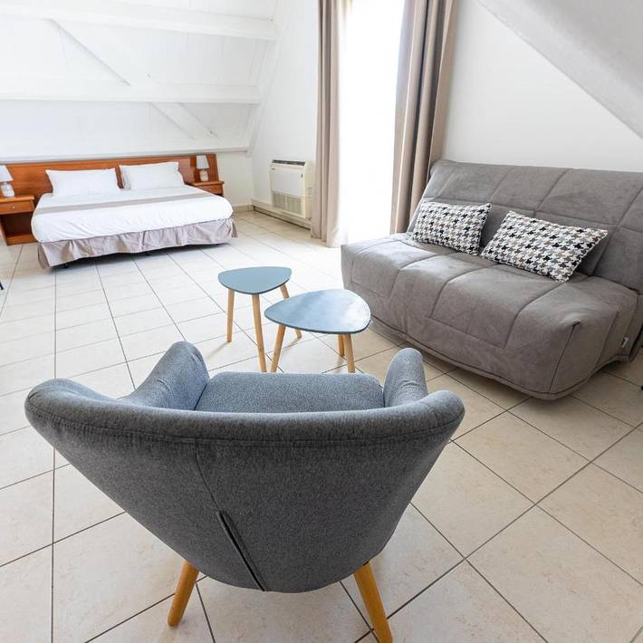 Hôtel pour 2 personnes, avec piscine et jardin dans Saint-Gilles les Bains - 4