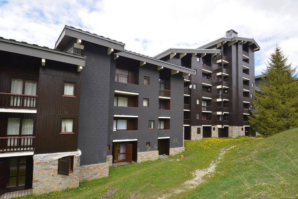 Geheel appartement, A 300m dai negozi, 2e verdieping, balkon, televisie, ski-kluis, 25m², Les Menuires in Les Menuires, Saint-Martin-de-Belleville