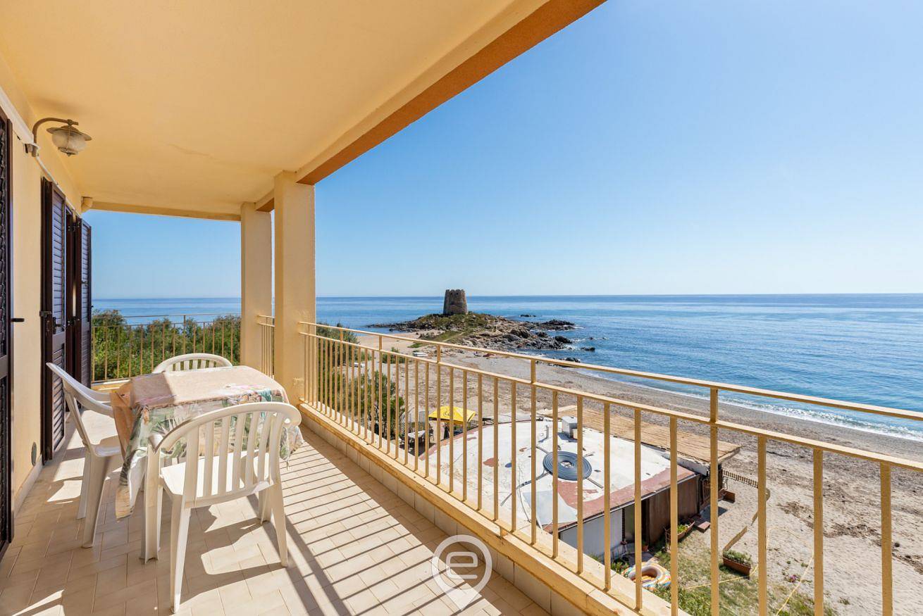 Ganze Wohnung, Ferienwohnung für 3 Personen mit Meerblick in Torre di Bari, Ogliastra Provinz