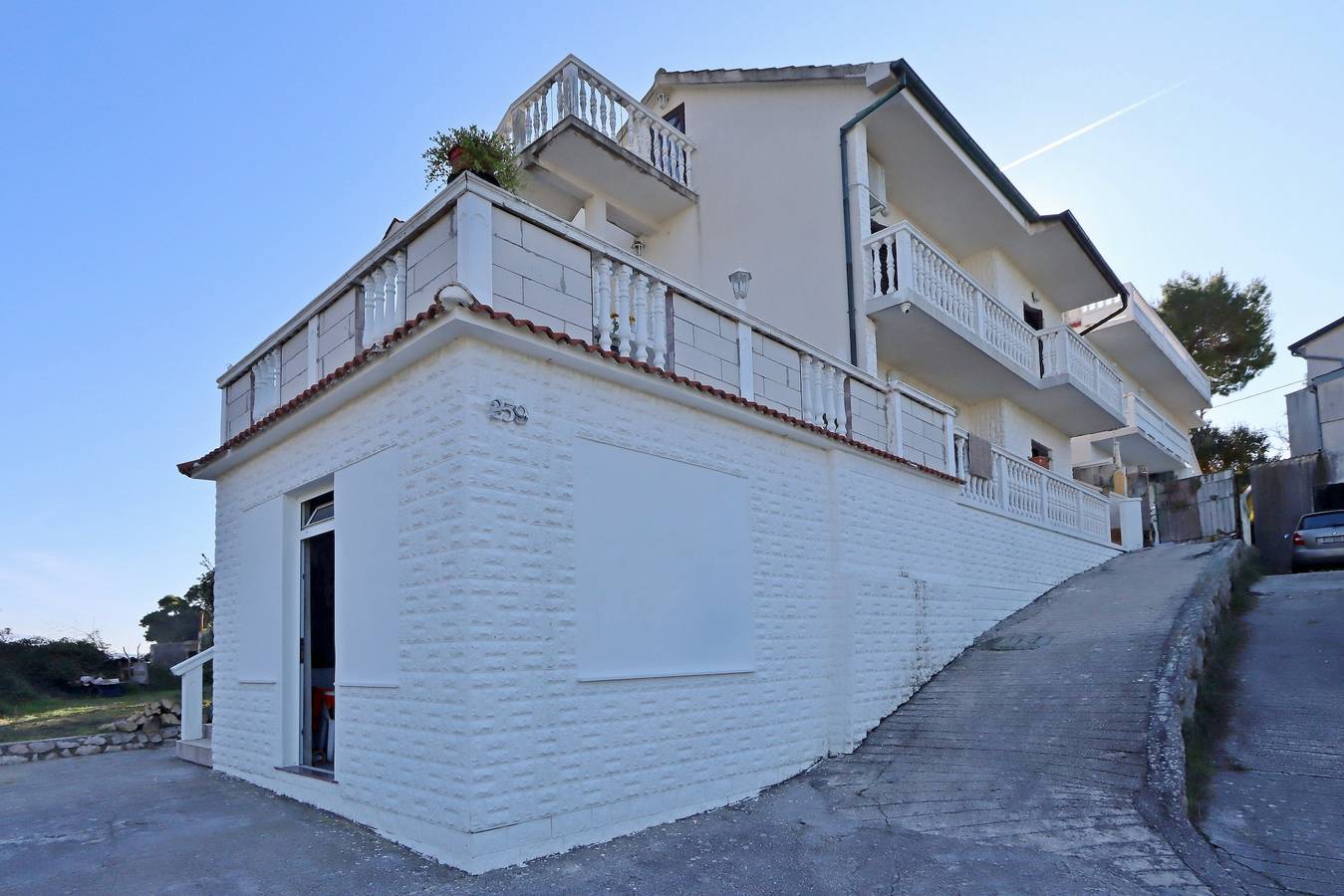Appartamento intero, Appartamento di due stanze con balcone Banjol, Arbe - Rab A-16082-a in Banjol, Rab