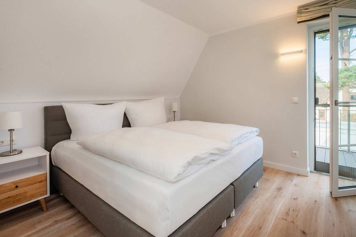 Modernes Ferienhaus im Fischerdorf mit Sauna & Gartenblick – ländlich & luxuriös in Zirchow, Usedom