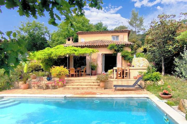 Holiday rental for 6 people, with garden and terrace in Valbonne