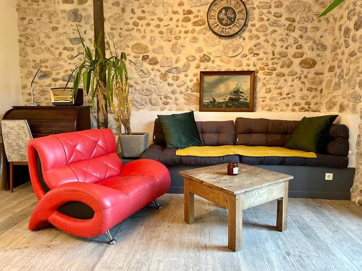 Appartement de vacances pour 2 personnes, avec piscine et bassin pour enfant ainsi que vue et jardin