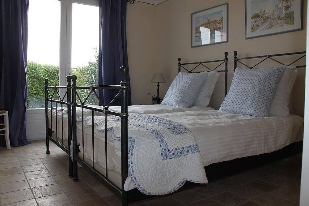 Villa haut de gamme, superbe vue, piscine privée, à quelques pas du village in Seillans, Région de Draguignan