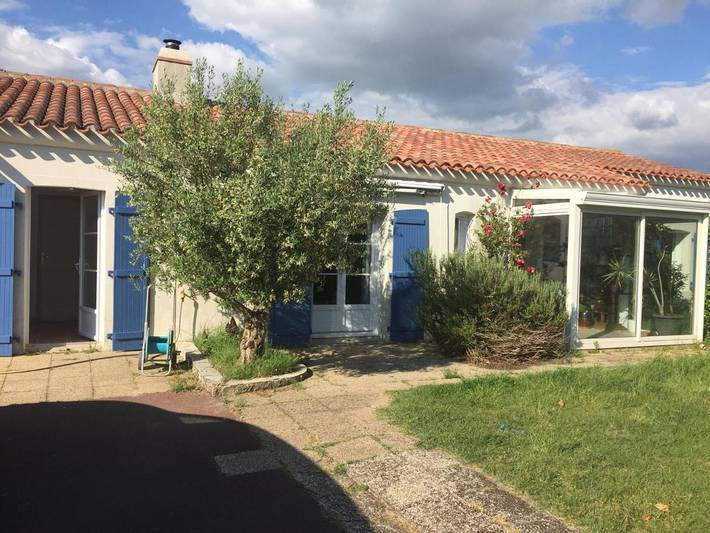 Ferienhaus für 8 Personen, mit Terrasse und Garten sowie Pool und Ausblick