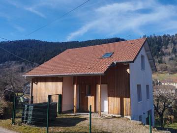 Gîte pour 5 personnes, avec terrasse et jardin, animaux acceptés à Plainfaing