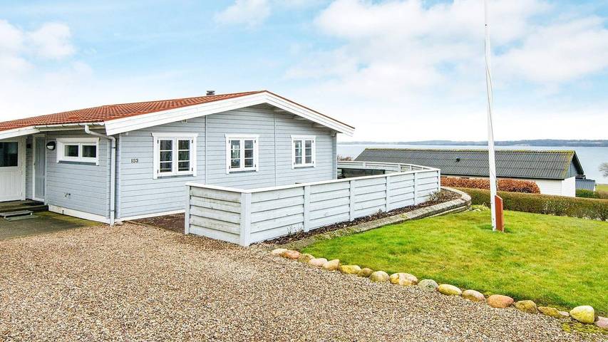 Ferienhaus für 6 Personen, mit Terrasse und Garten sowie Ausblick in Skarrev