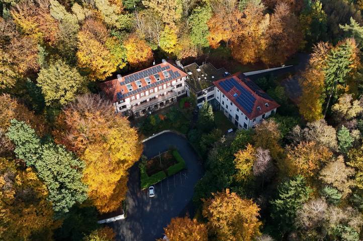 Hotel für 4 Personen, mit Terrasse und Garten sowie Pool und Sauna in Schloß Holte-Stukenbrock