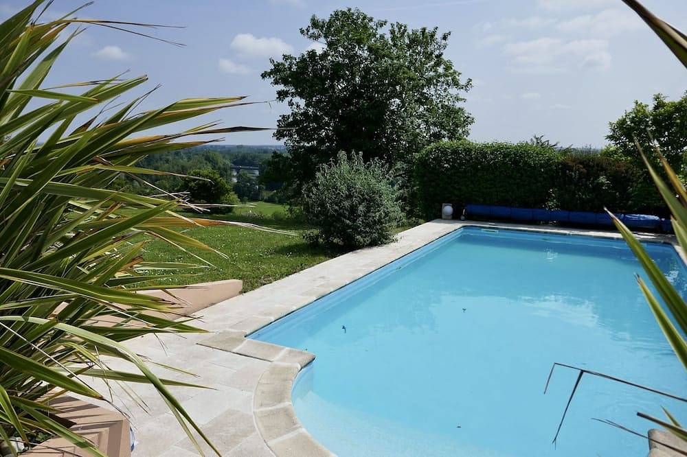 Villa du tertre au milieu des vignes in Fronsac, Région de Libourne